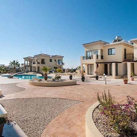Beautiful 2-Bedroom Apartment - Great Location Paphos מראה חיצוני תמונה