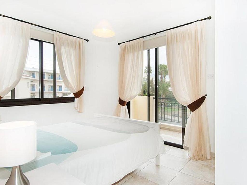 Beautiful 2-Bedroom Apartment - Great Location Paphos מראה חיצוני תמונה